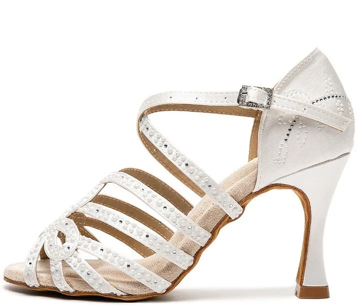 Odkryj Buty Weselne Damskie Niskie: Stylishne Sandały Ślubne na Niskim Obcasie Odkryj Buty Weselne Damskie Niskie: Stylishne Sandały Ślubne na Niskim Obcasie