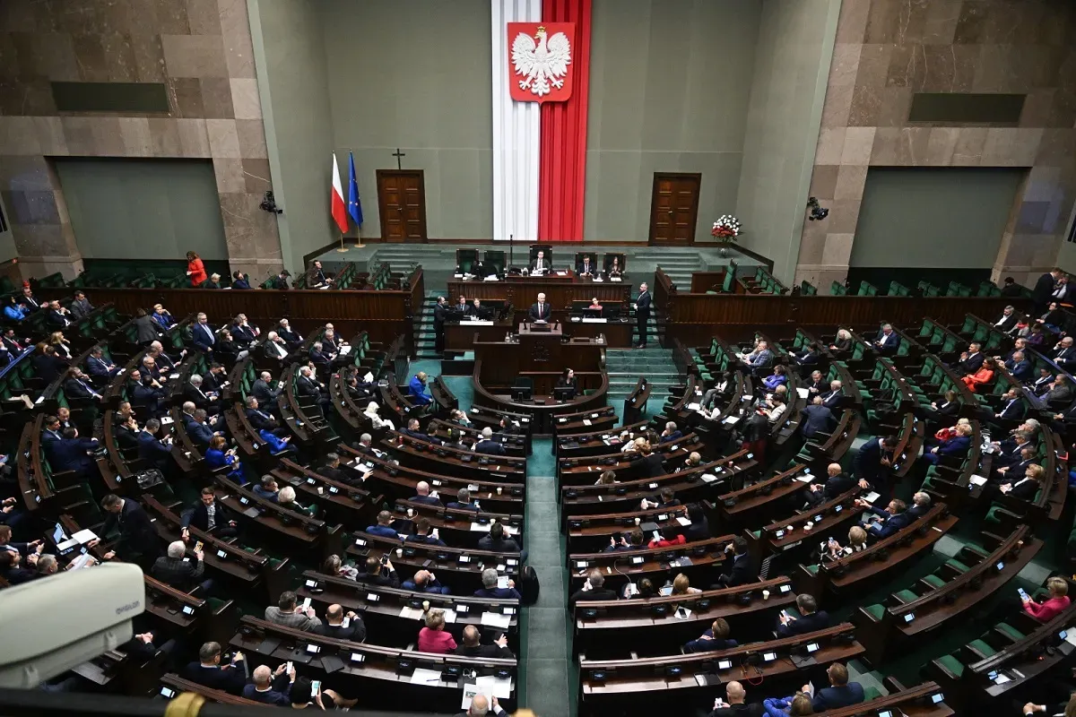 Czy prezydent może rozwiązać senat? Poznaj kluczowe przepisy konstytucji