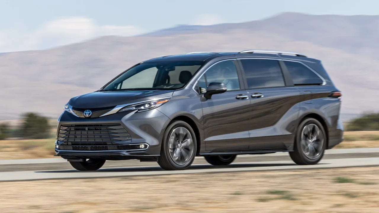 Toyota Sienna 2026 - Czy hybrydowy minivan ma sens w Polsce?
