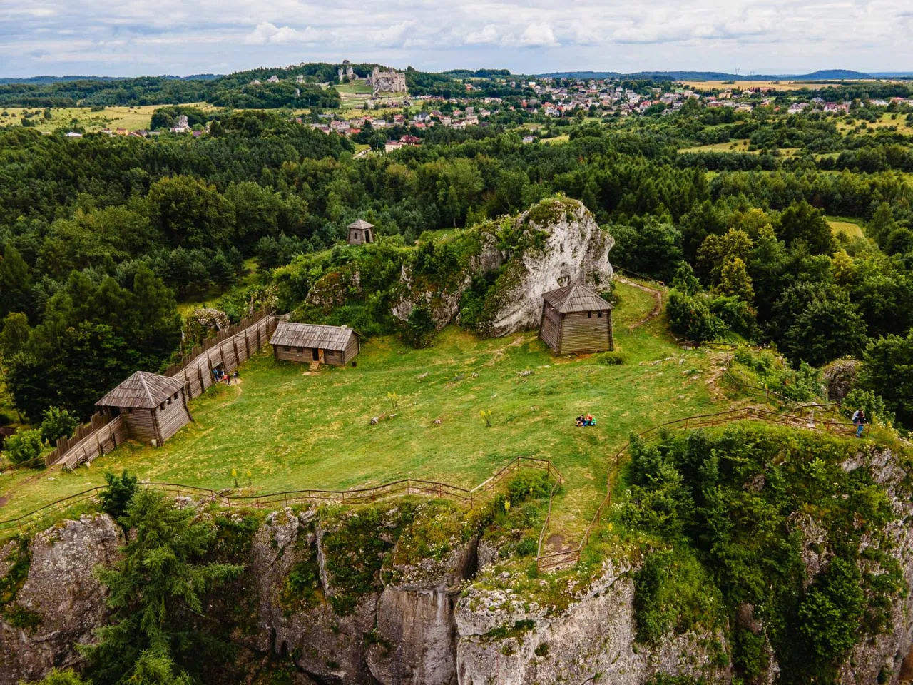 Gród na Górze Birów: Czy warto? Historia, praktyka, widoki! Gród na Górze Birów: Czy warto? Historia, praktyka, widoki!