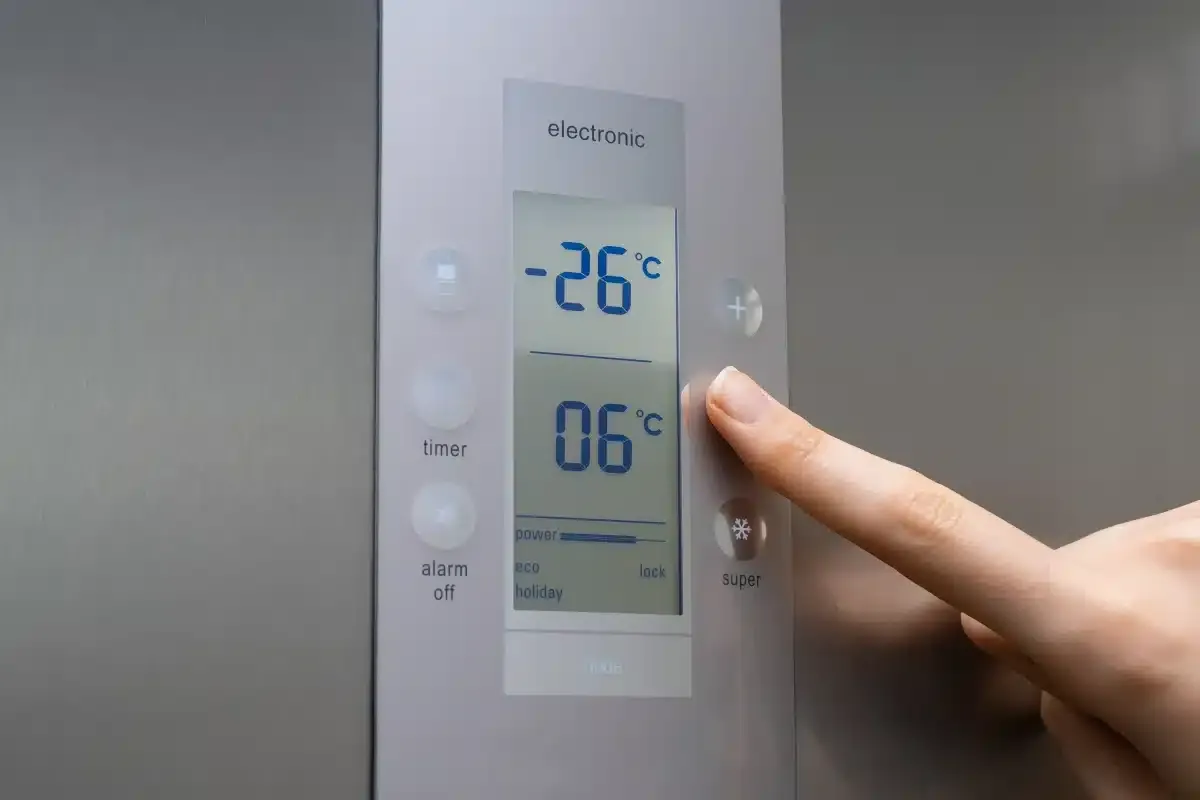 Ile stopni w lodówce? Idealna temperatura dla świeżości i oszczędności Ile stopni w lodówce? Idealna temperatura dla świeżości i oszczędności