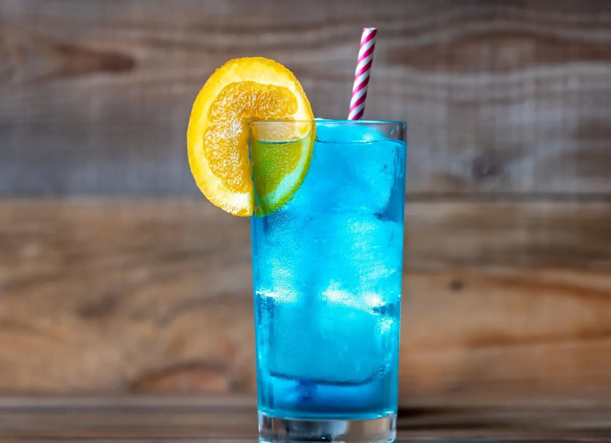 Blue Lagoon - Jak zrobić idealny drink w domu?