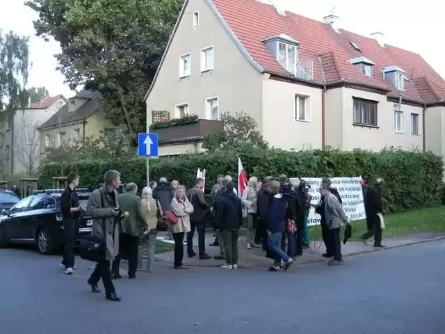 Gdzie mieszka Tusk? Zaskakujące szczegóły o jego życiu w Sopocie Gdzie mieszka Tusk? Zaskakujące szczegóły o jego życiu w Sopocie