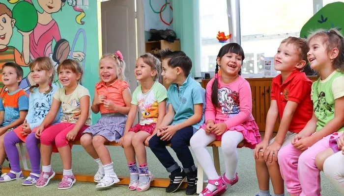 Jak ubrać dziecko do zdjęcia w przedszkolu, by wyglądało świetnie Jak ubrać dziecko do zdjęcia w przedszkolu, by wyglądało świetnie