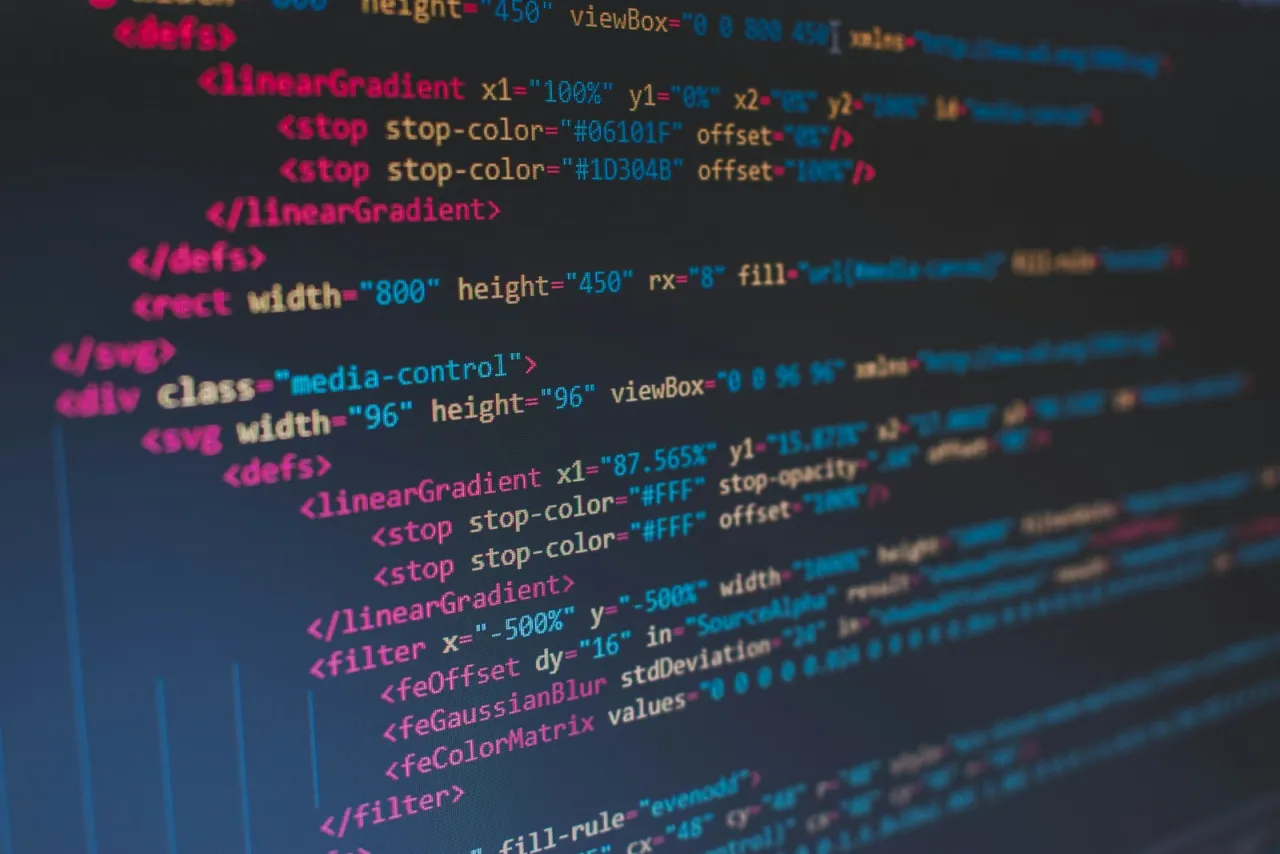 Pogrubianie tekstu HTML/CSS - Zrozum różnice, koduj poprawnie
