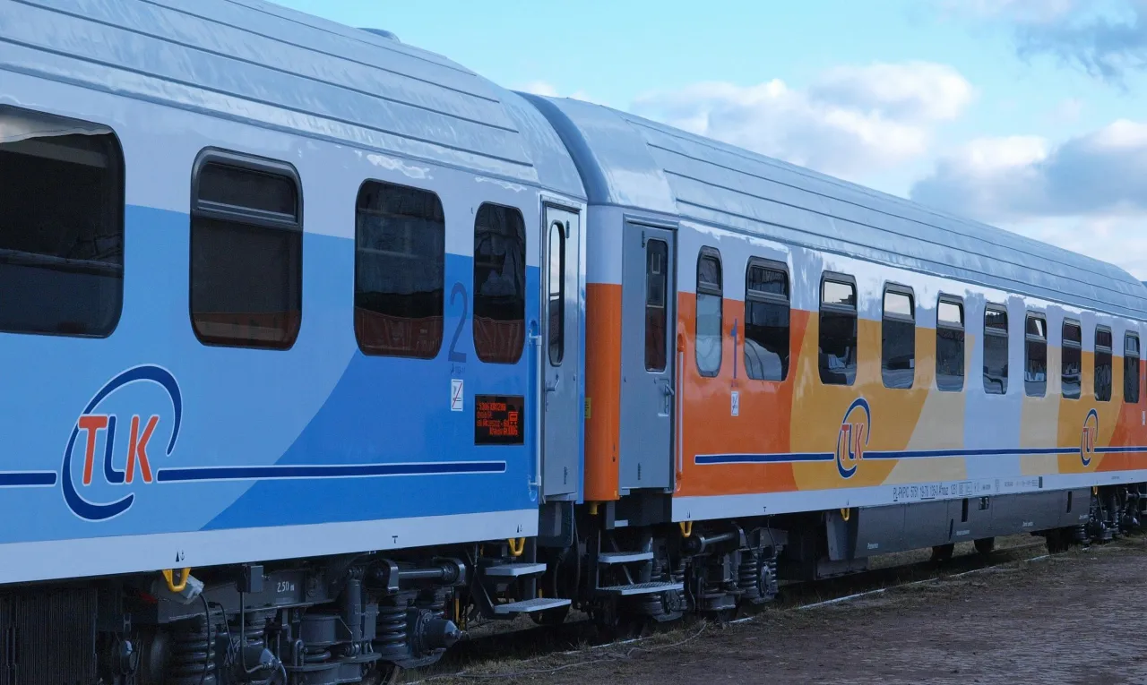 TLK: Co to znaczy? Poznaj standard, porównaj z IC i oszczędź!