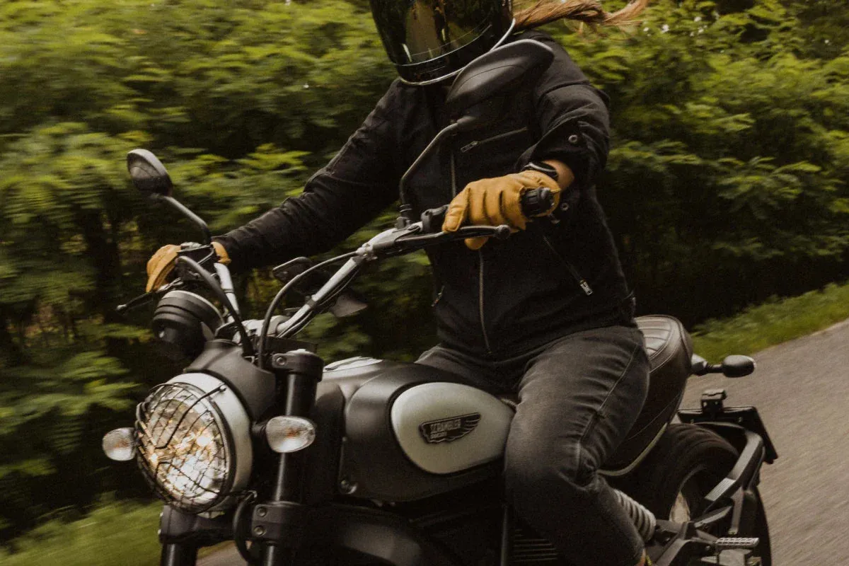 Jak zmieniać biegi w motocyklu? Praktyczny poradnik dla początkujących Jak zmieniać biegi w motocyklu? Praktyczny poradnik dla początkujących