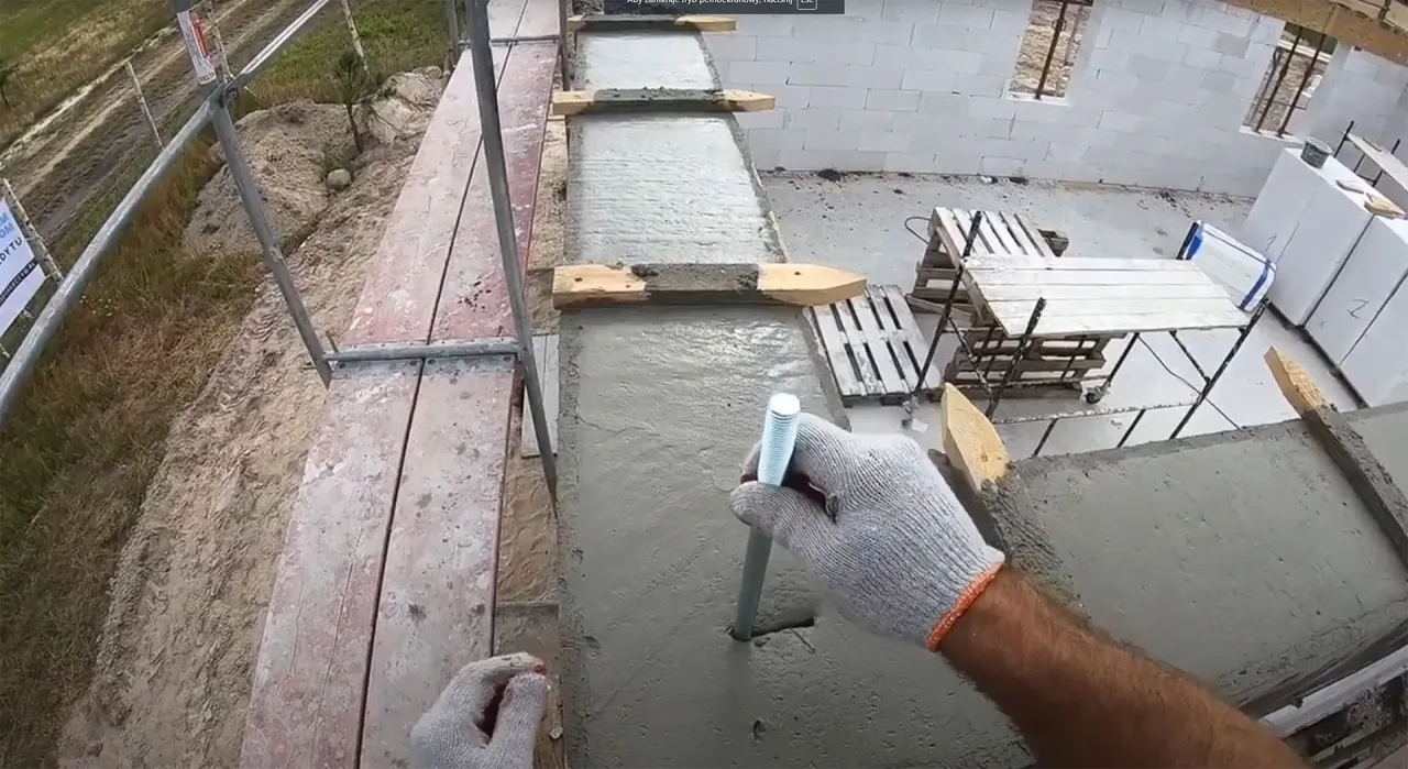 Jak zamontować kotwę w betonie? Poradnik krok po kroku