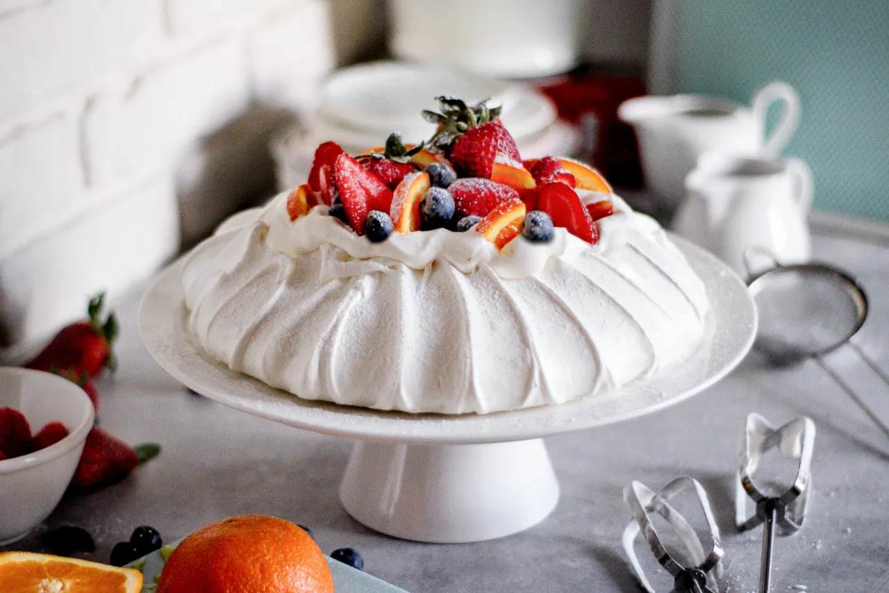 Pavlova perfetta: ricetta, trucchi e varianti per un dolce da sogno
