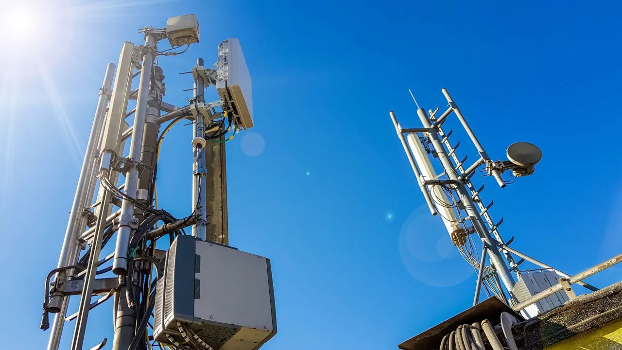 Jak wygląda antena 5G? Zobacz, czym różni się od 4G. Jak wygląda antena 5G? Zobacz, czym różni się od 4G.