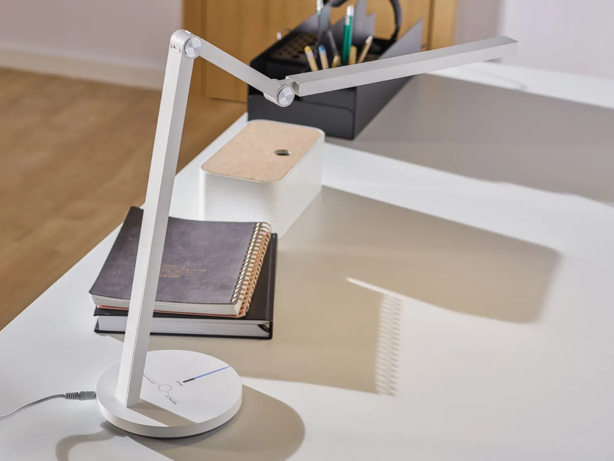 Lampka USB do laptopa: Jaki model wybrać? Poradnik Lampka USB do laptopa: Jaki model wybrać? Poradnik