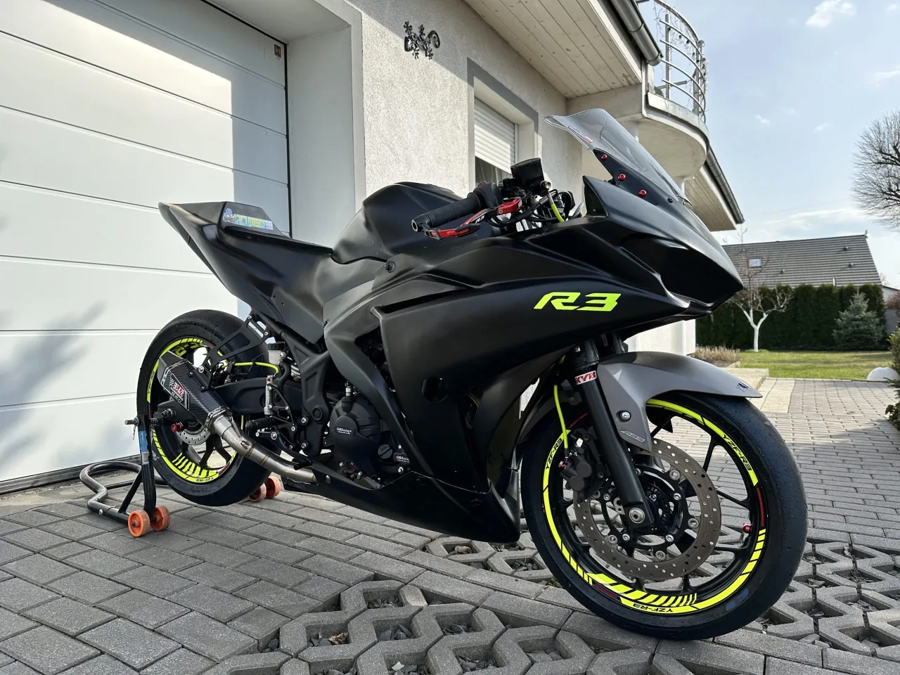 Yamaha R3 - Dane techniczne i jazda. Czy to idealny sport na A2?