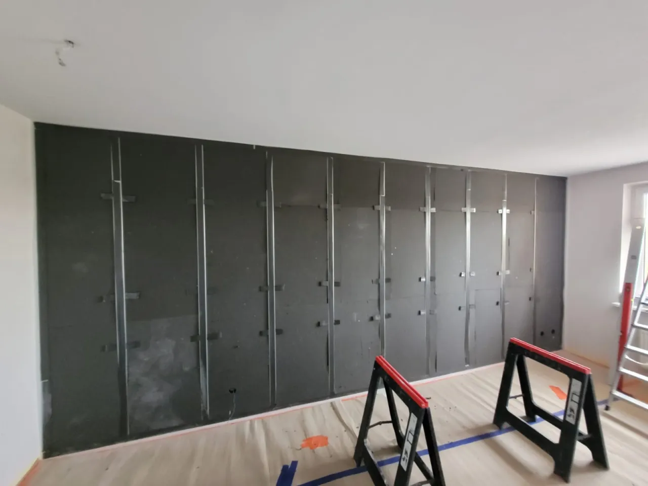 Wyciszenie ściany - Jakie materiały działają i jak uniknąć błędów? Wyciszenie ściany - Jakie materiały działają i jak uniknąć błędów?