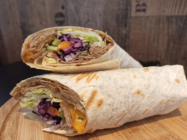 Rollo kebab: Co to jest? Różnice, kalorie i przepis na idealne!