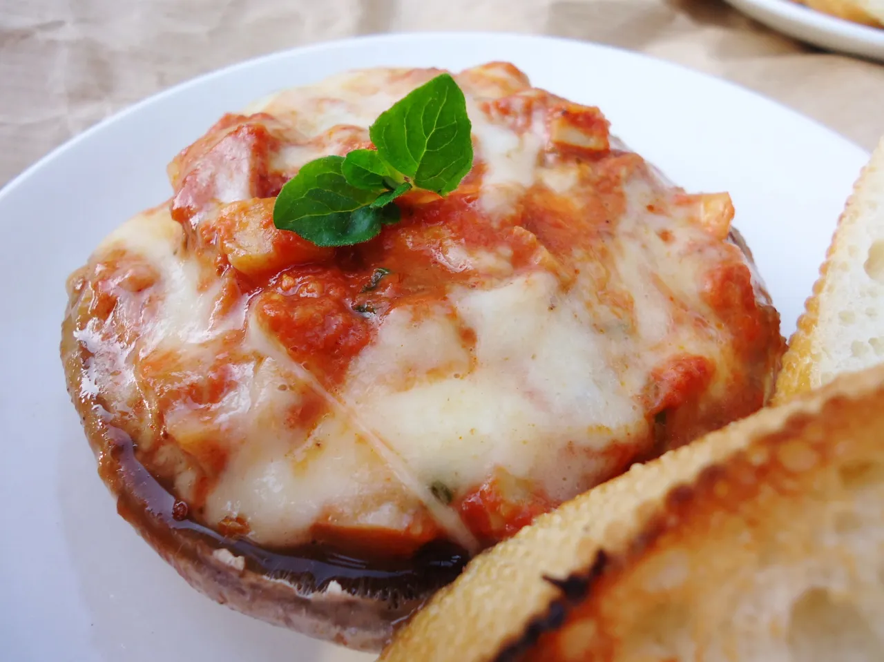 Pieczarki z grilla z mozzarellą - Jak zrobić króla grilla? Pieczarki z grilla z mozzarellą - Jak zrobić króla grilla?