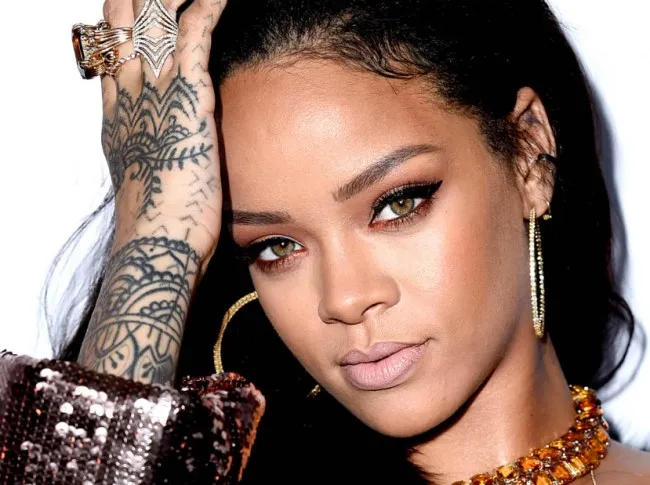 Skąd pochodzi Rihanna? Zaskakujące fakty o jej pochodzeniu i rodzinie Skąd pochodzi Rihanna? Zaskakujące fakty o jej pochodzeniu i rodzinie