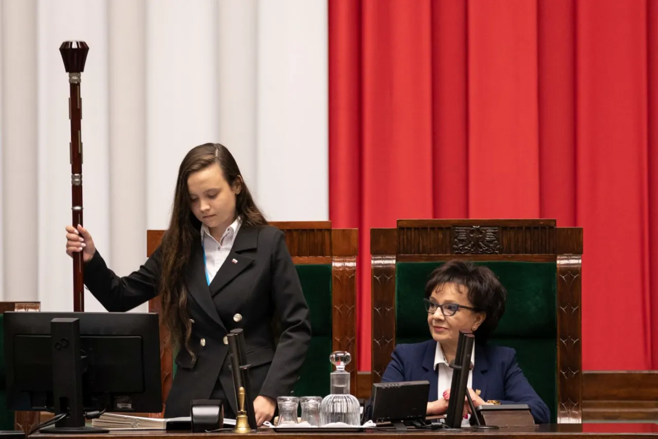 Jak się dostać do Sejmu Dzieci i Młodzieży - proste kroki i wymagania Jak się dostać do Sejmu Dzieci i Młodzieży - proste kroki i wymagania