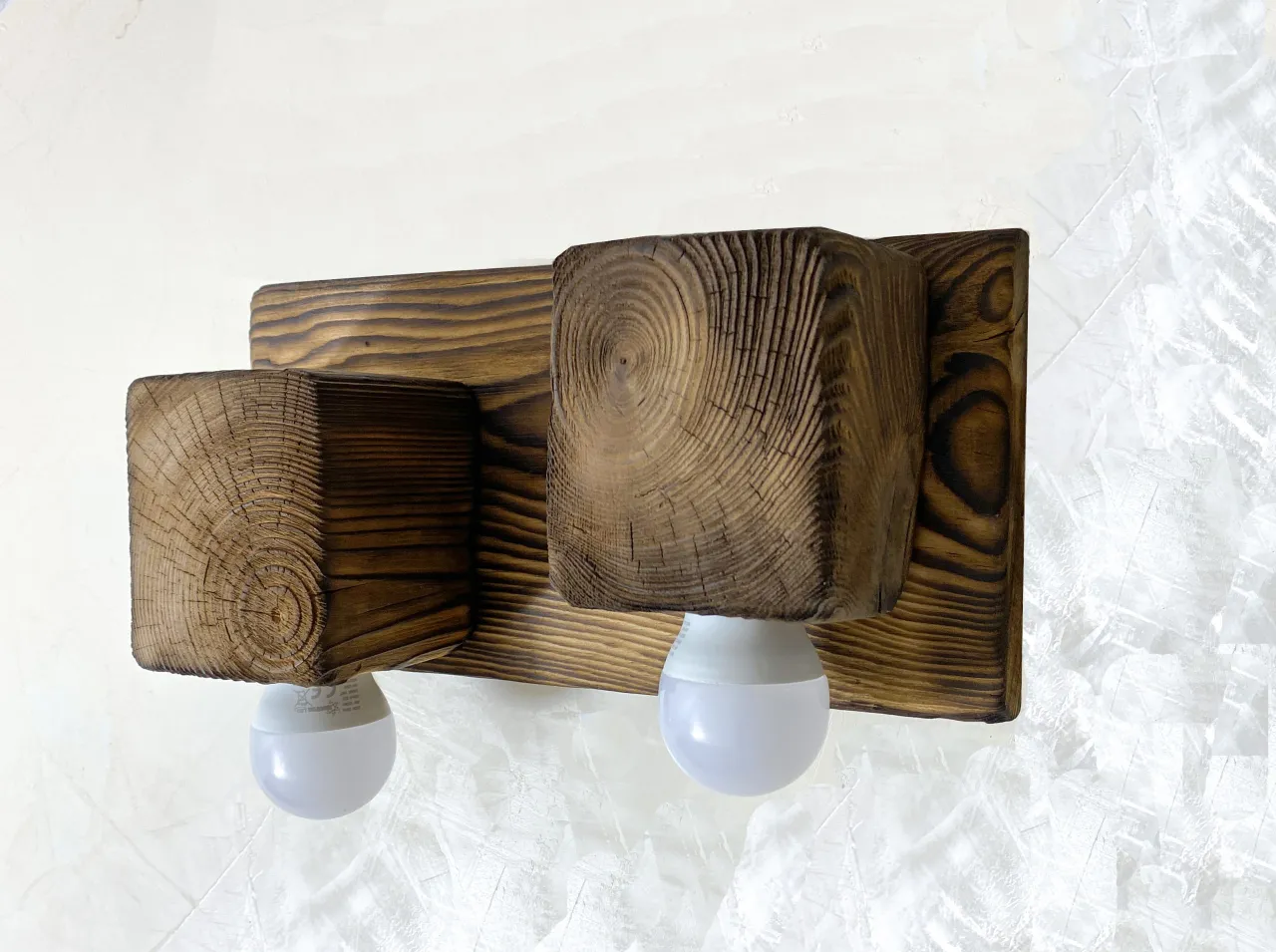 Lampa ścienna retro: Jak wybrać idealny kinkiet vintage? Lampa ścienna retro: Jak wybrać idealny kinkiet vintage?