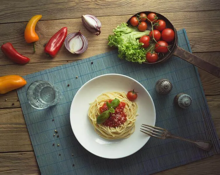 Jakie zioła do spaghetti, aby wzbogacić smak i uniknąć nudnych potraw