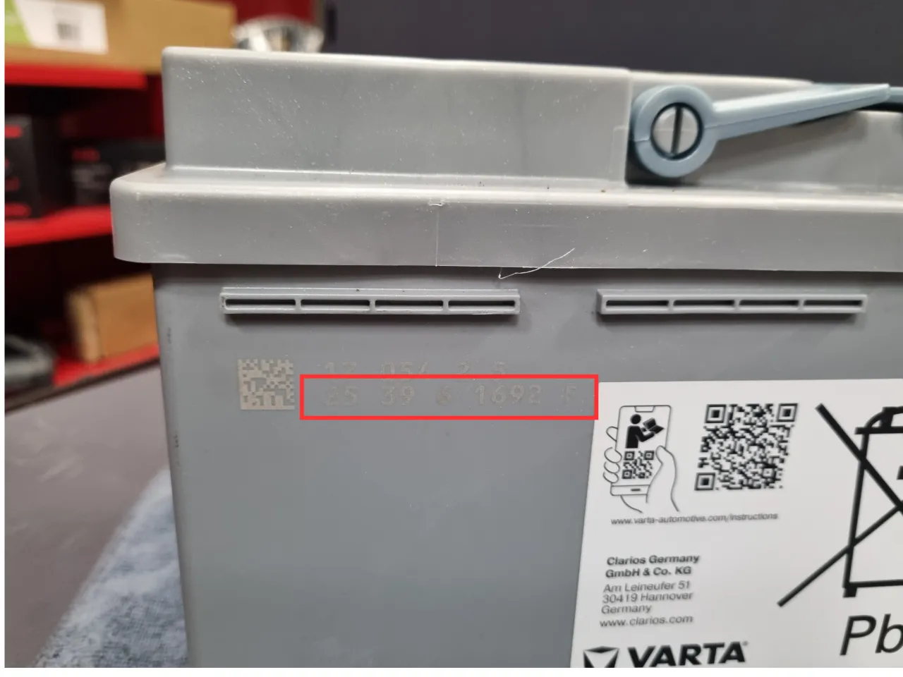 Jak sprawdzić datę produkcji akumulatora Varta? Przewodnik krok po kroku Jak sprawdzić datę produkcji akumulatora Varta? Przewodnik krok po kroku