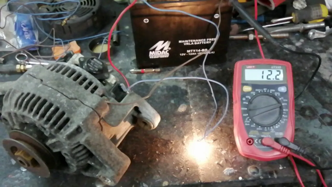 Ile volt ładuje alternator? Sprawdź, czy twój działa poprawnie i ...