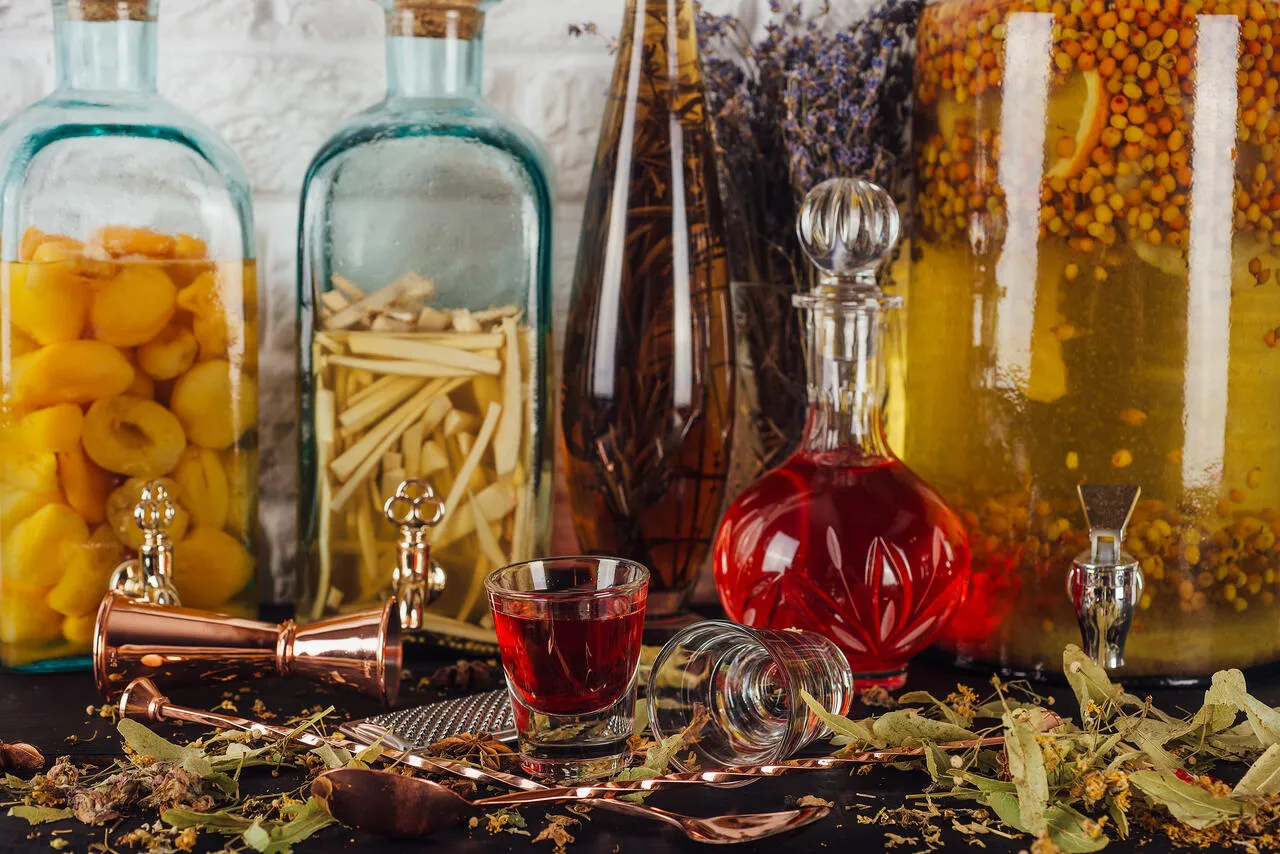 Domowa produkcja alkoholu: Legalne wino, piwo vs. zakazany bimber Domowa produkcja alkoholu: Legalne wino, piwo vs. zakazany bimber