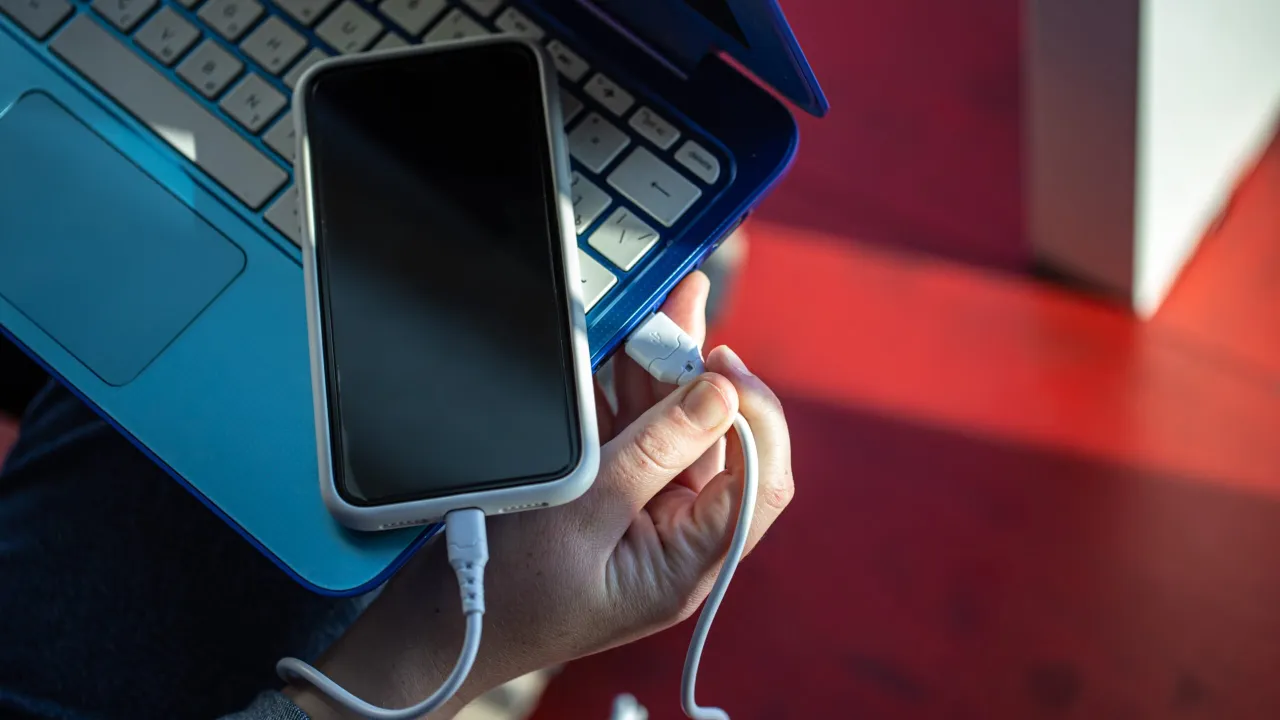 Instalacja Androida przez USB - odzyskaj kontrolę nad telefonem