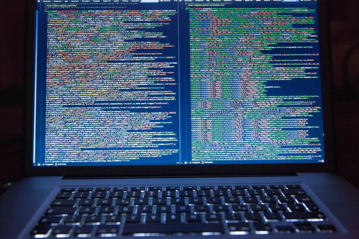 Programista - co robi naprawdę? Cała prawda o zawodzie!