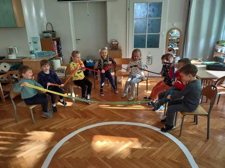 Guma sensoryczna zabawy: jak wprowadzić radość i rozwój w grupie Guma sensoryczna zabawy: jak wprowadzić radość i rozwój w grupie