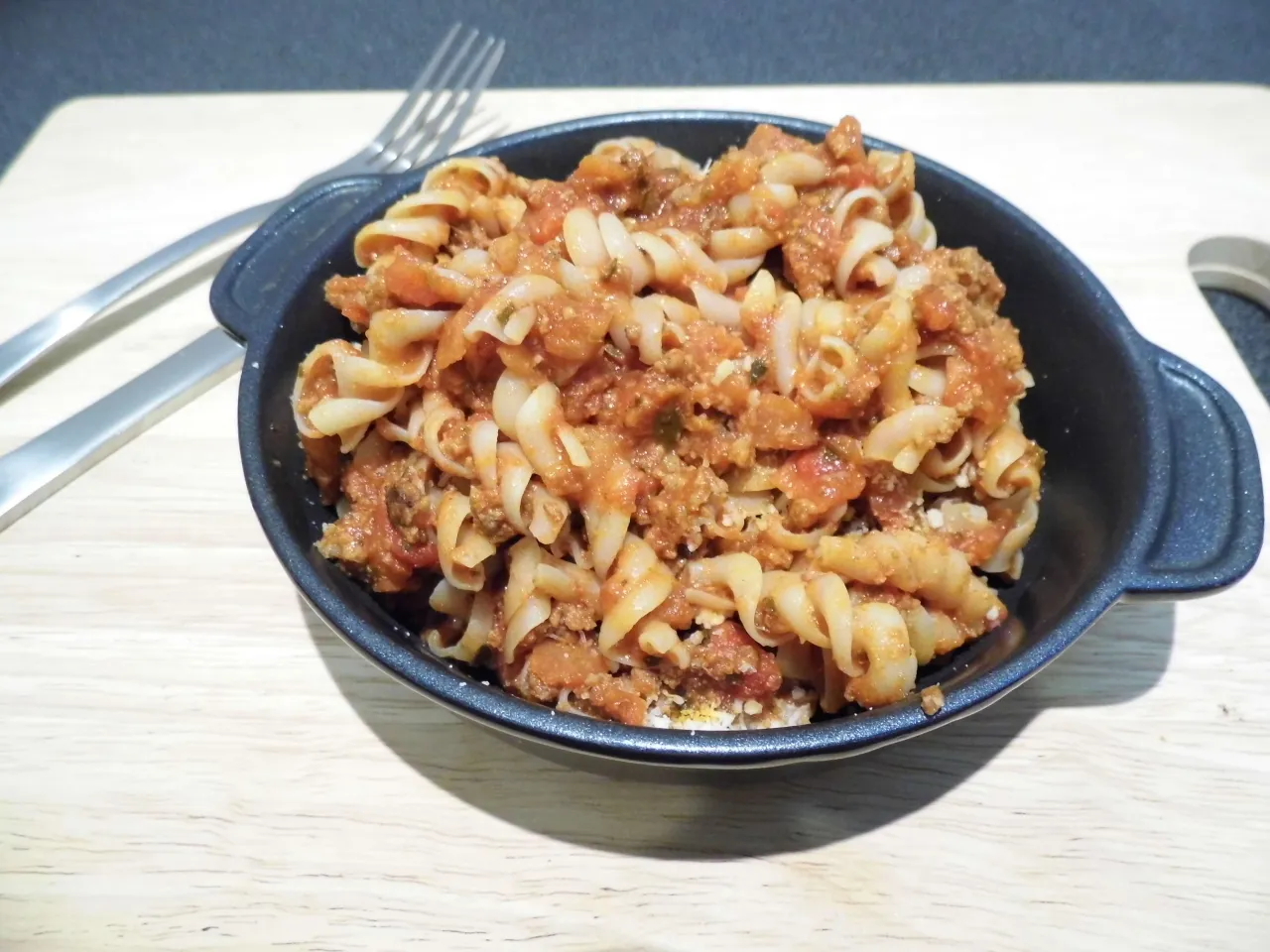Ile kalorii ma spaghetti bolognese? Sprawdź i odchudź swój talerz