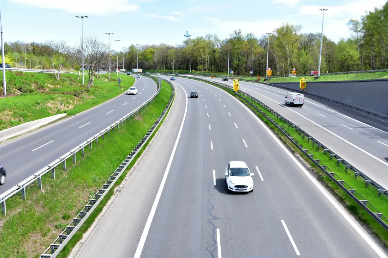 Minimalna prędkość na autostradzie - Czy 40 km/h to obowiązek? Minimalna prędkość na autostradzie - Czy 40 km/h to obowiązek?