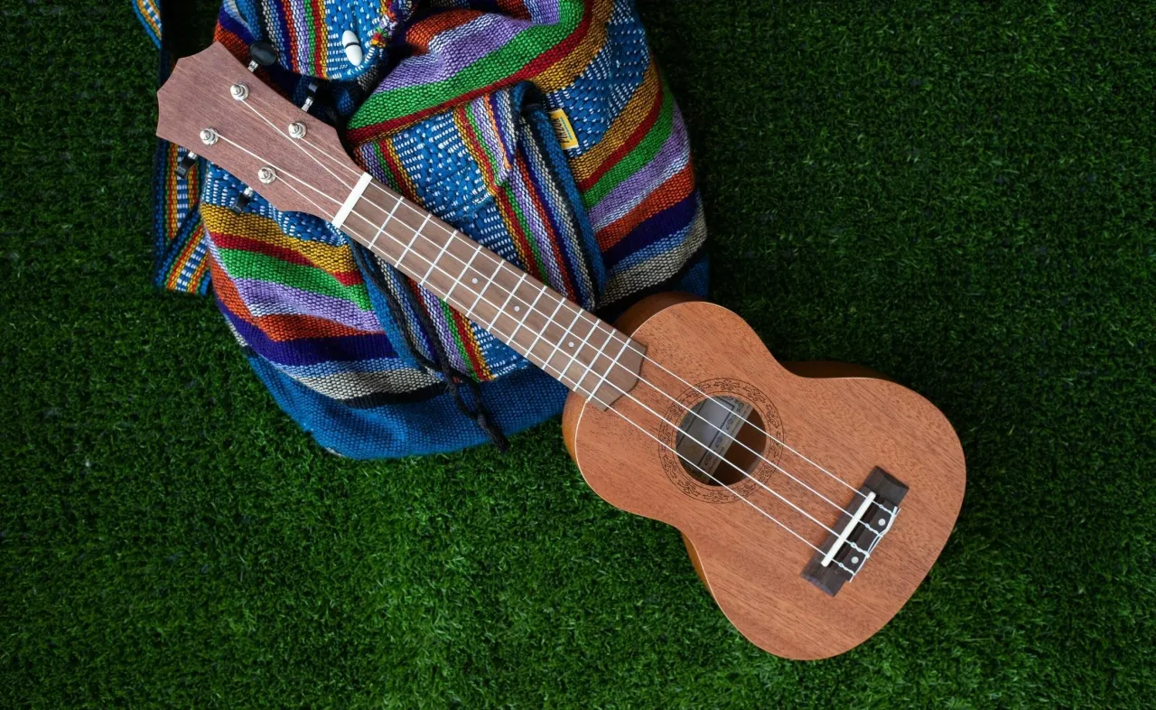 Guitalele czy ukulele – który instrument wybrać i uniknąć błędów ...