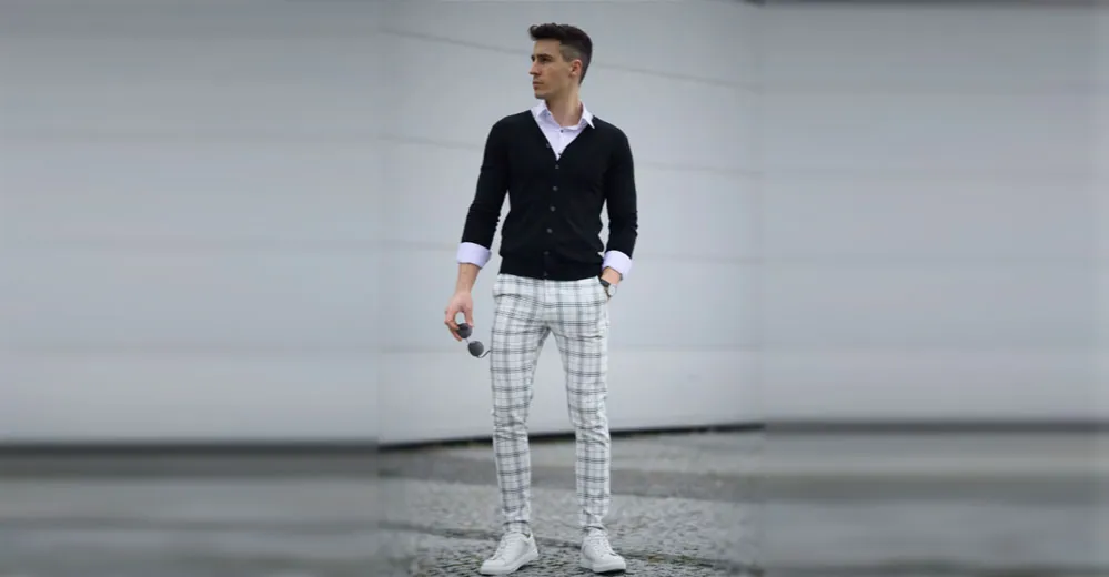 Spodnie w kratę jaka koszula – stylizacje, które zachwycą każdego