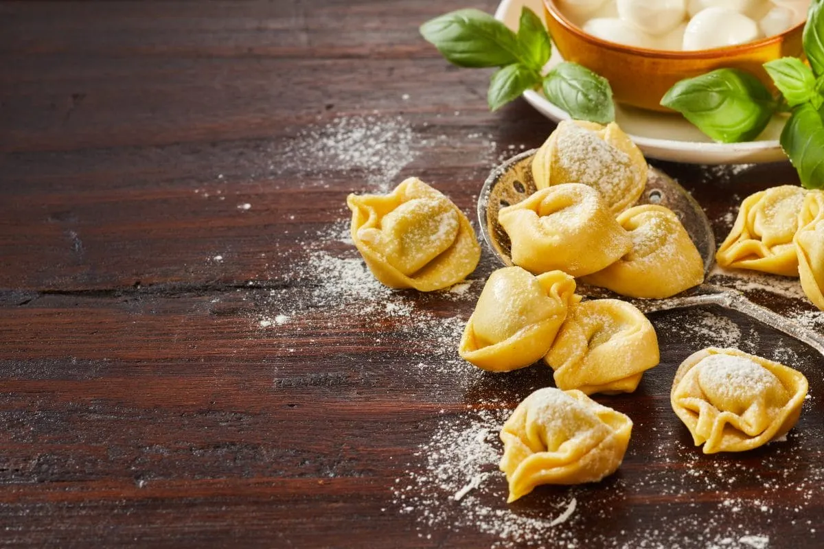Jak zrobić tortellini z serem - prosty przepis na idealne danie Jak zrobić tortellini z serem - prosty przepis na idealne danie