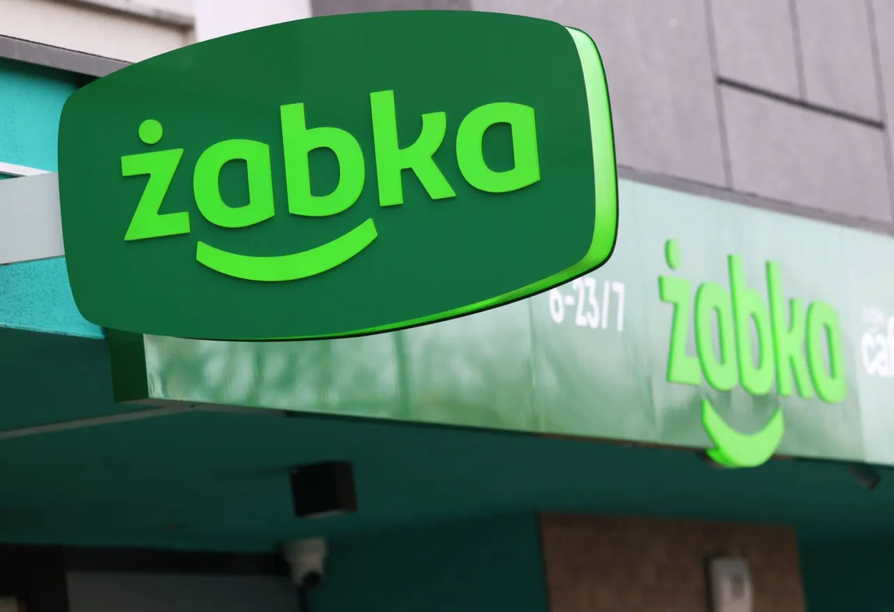 Ile zarabia pracownik Żabki netto - Prawda o pensji na rękę
