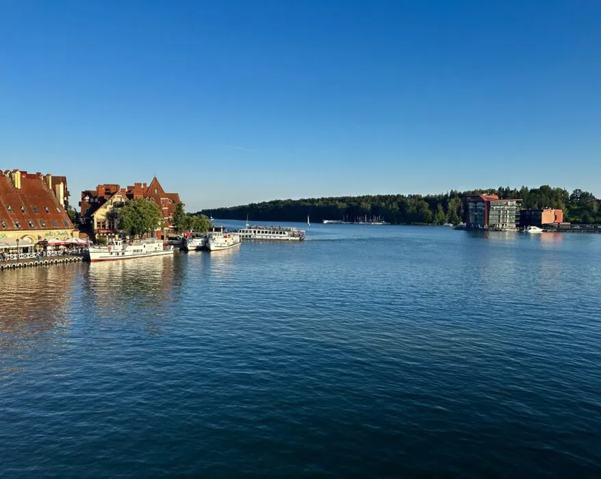 Mikołajki Mazury atrakcje, które zaskoczą i zachwycą każdego turystę Mikołajki Mazury atrakcje, które zaskoczą i zachwycą każdego turystę