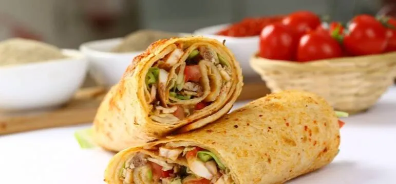 Rollo kebab: co to jest? Poznaj składniki i przepis!