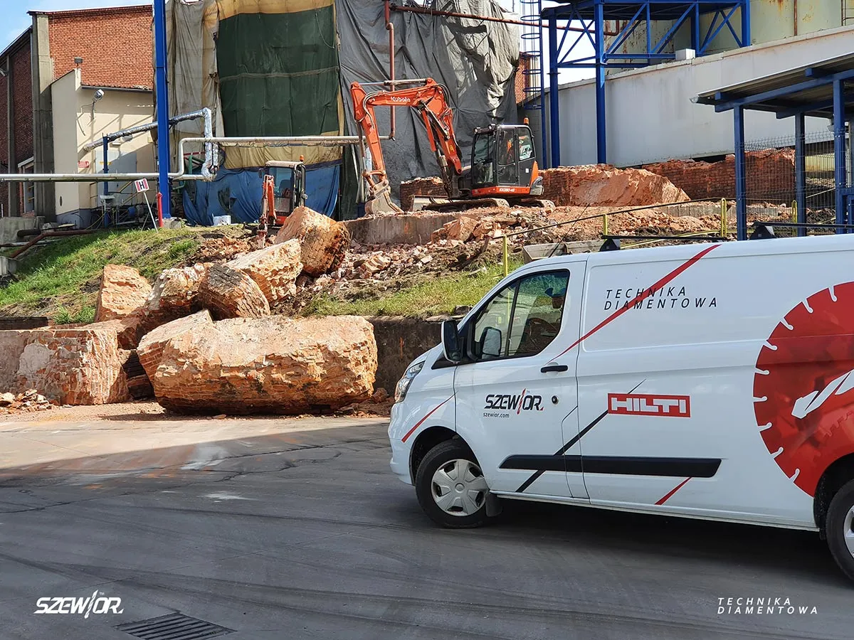 Ile kosztuje kucie betonu - Poznaj cennik i uniknij pułapek Ile kosztuje kucie betonu - Poznaj cennik i uniknij pułapek