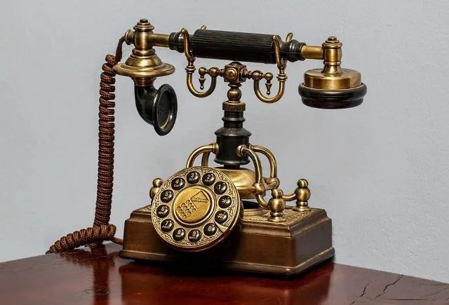 Kto wynalazł pierwszy telefon? Odkryj fascynującą historię wynalazku