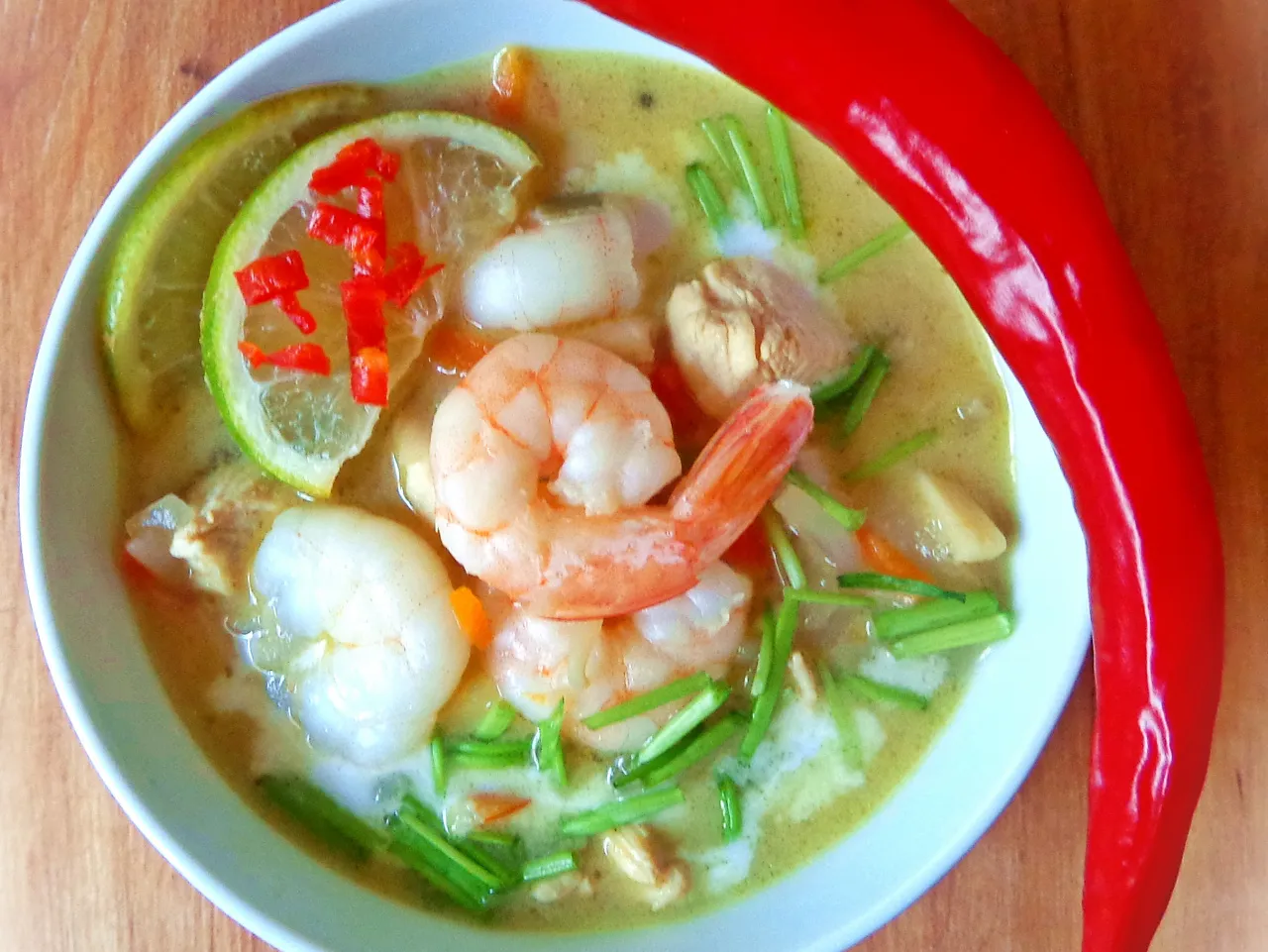 Tradycyjne zupy tajskie - Jak zrobić Tom Yum i Tom Kha w domu? Tradycyjne zupy tajskie - Jak zrobić Tom Yum i Tom Kha w domu?