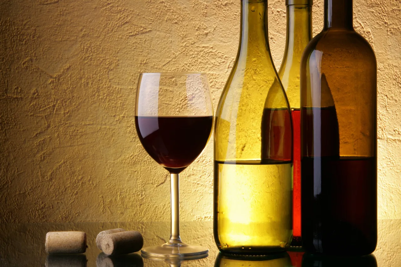 Jak uratować niesmaczne wino? Proste triki i przepisy