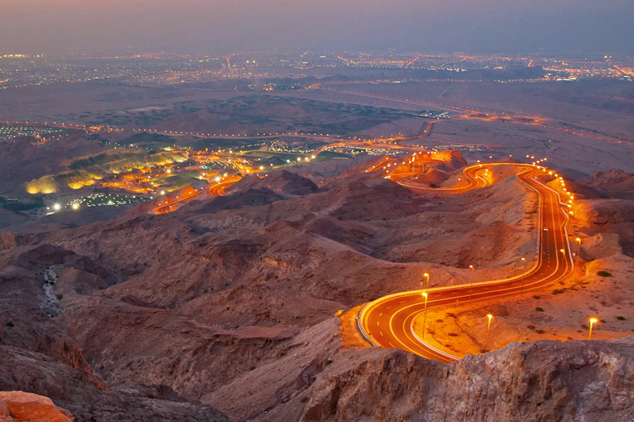 Jebel Hafeet - Czy to tylko punkt widokowy? Odkryj Al Ain Jebel Hafeet - Czy to tylko punkt widokowy? Odkryj Al Ain