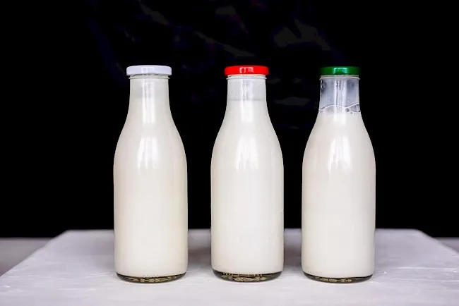 Ile kcal ma kefir? Zaskakujące wartości kaloryczne i zdrowotne korzyści Ile kcal ma kefir? Zaskakujące wartości kaloryczne i zdrowotne korzyści