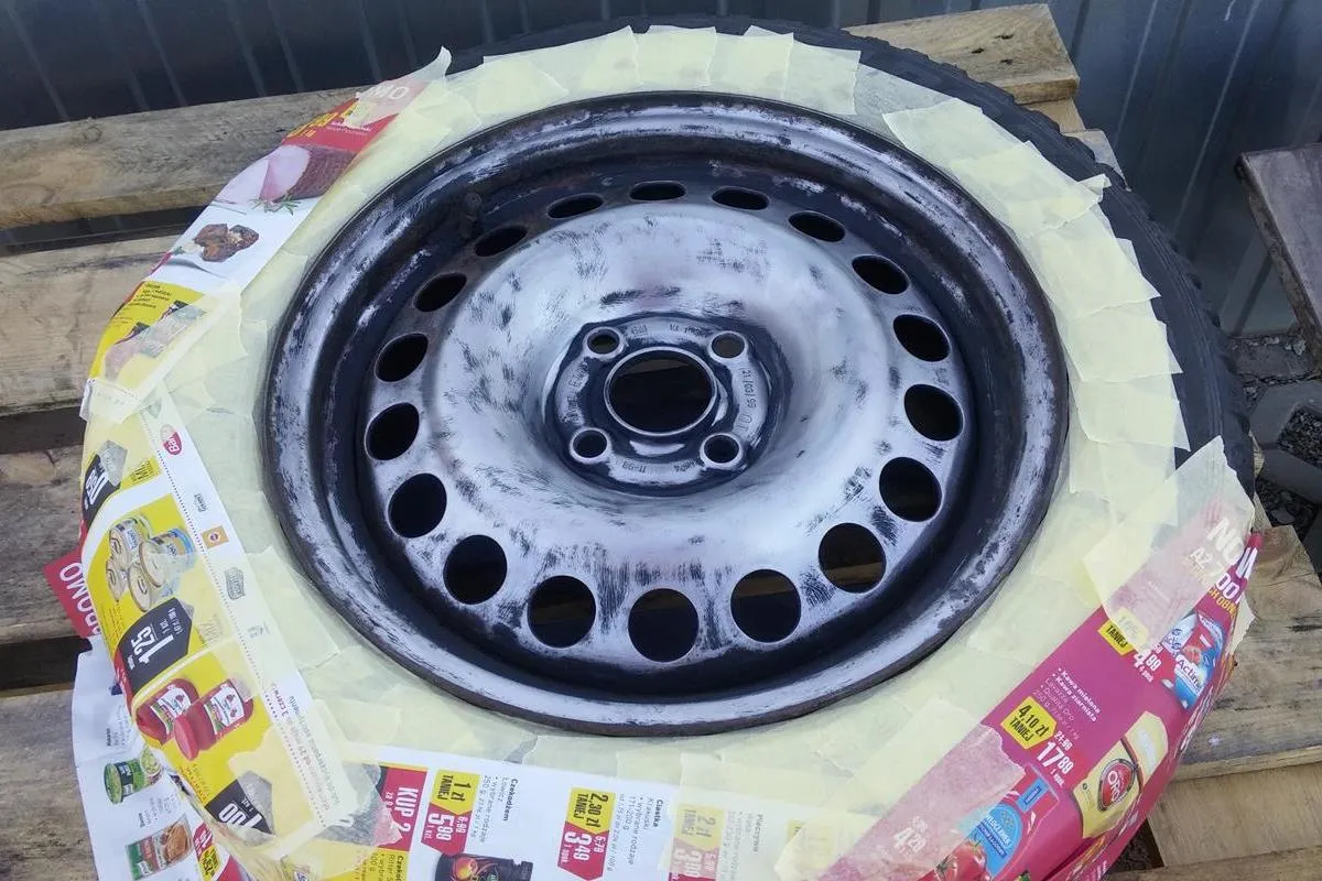 Jak malować felgi stalowe? Poradnik DIY i koszty renowacji