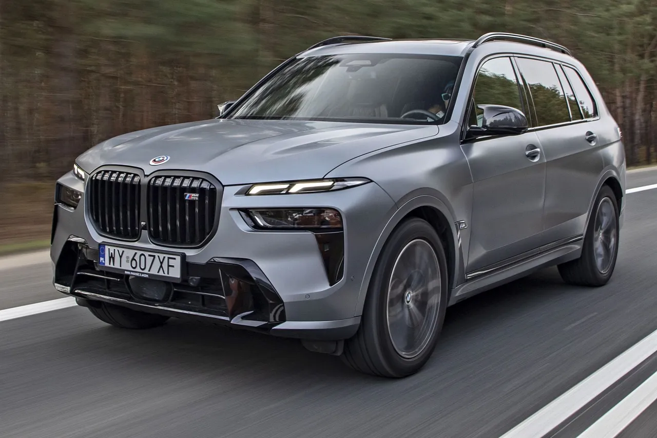 BMW X7 - Cena, silniki i luksus. Czy warto dopłacić względem X5?