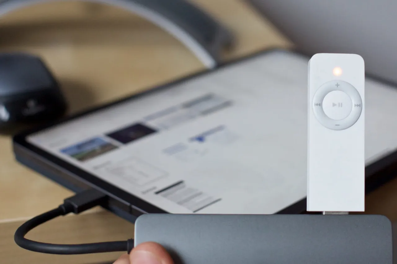 Czy tablet ma wejście USB - Jak podłączyć pendrive i akcesoria?