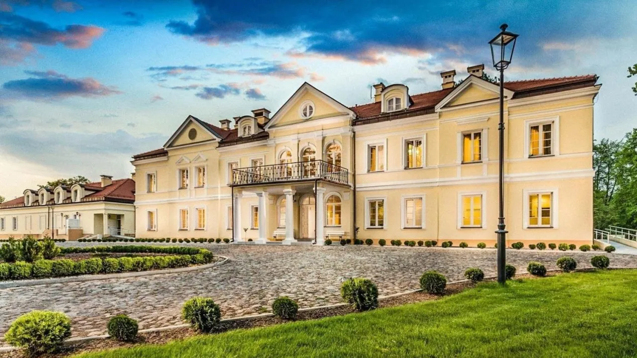 Sobienie Królewskie: Luksusowy Pałac, Golf & SPA pod Warszawą Sobienie Królewskie: Luksusowy Pałac, Golf & SPA pod Warszawą