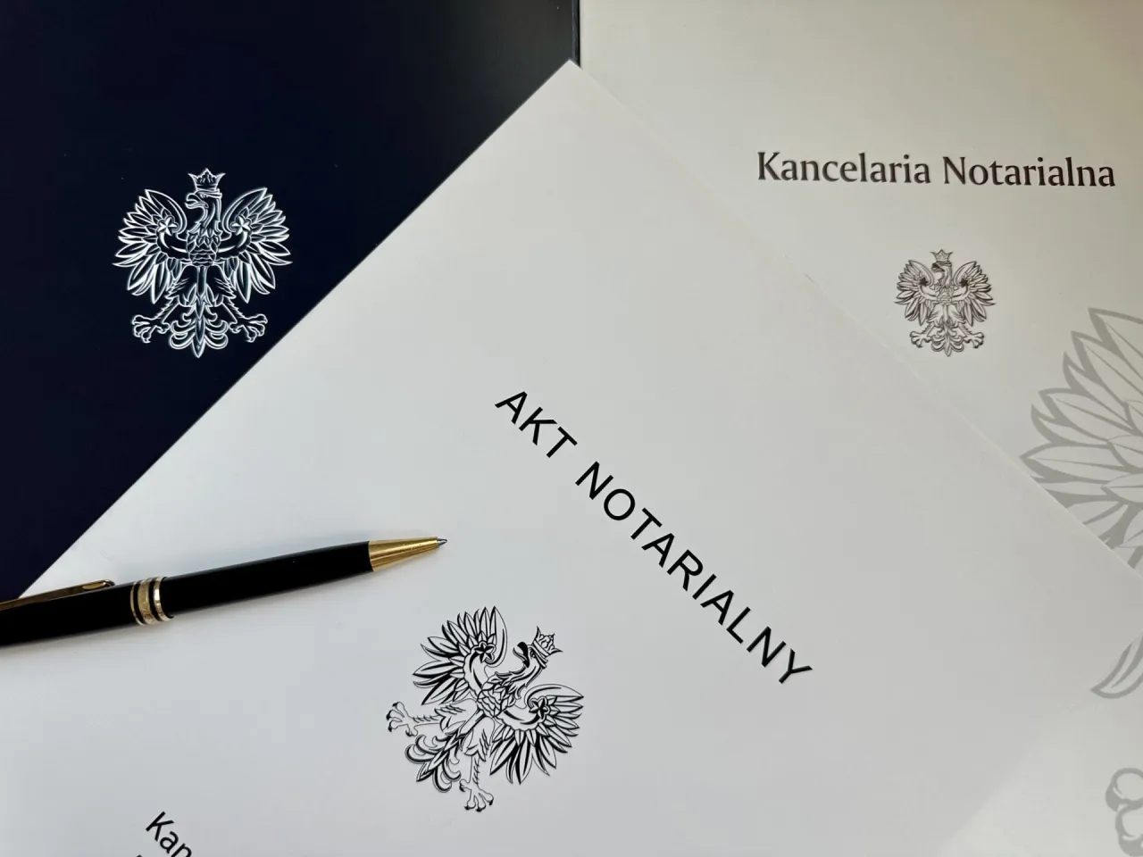 Akt notarialny - kiedy jest obowiązkowy i jak uniknąć błędów?
