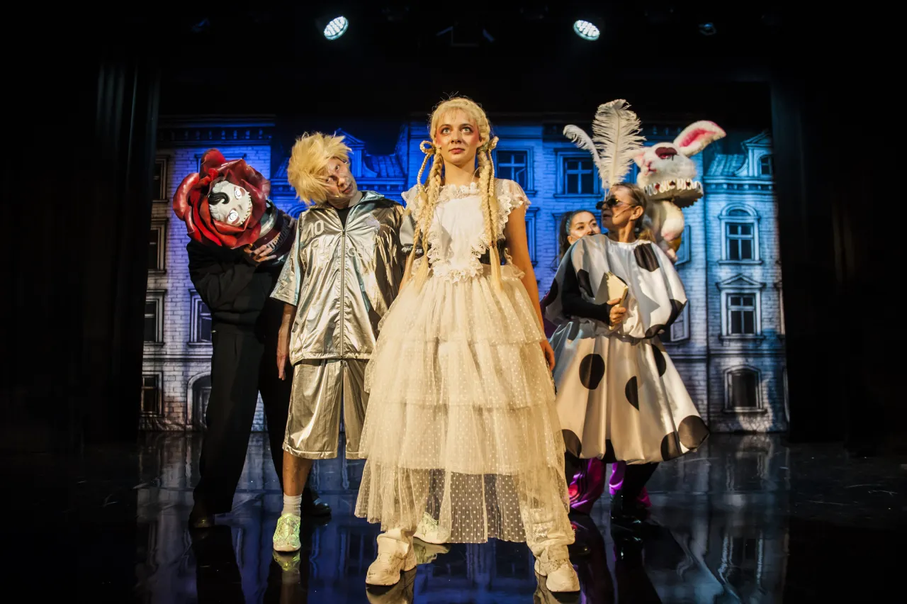 Teatr Baj Warszawa: Repertuar, bilety i praktyczny przewodnik Teatr Baj Warszawa: Repertuar, bilety i praktyczny przewodnik