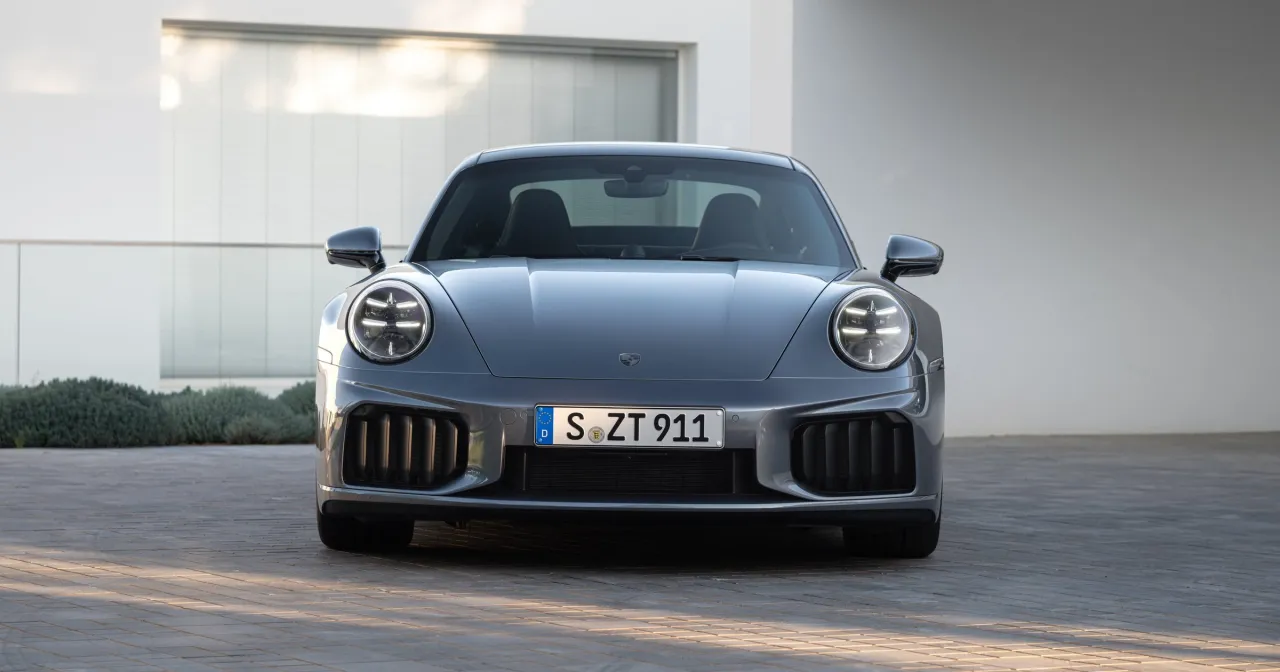 Porsche 911 Turbo S - 711 KM i napęd T-Hybrid. Sprawdź polskie ceny